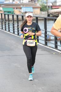 BIB: 2201
                            <button type="button" onclick="openModal(13104466)" class="btn btn-primary btn-sm float-right btn-popup" data-toggle="modal" data-target=".modal-high-quality">
                        <i class="fas fa-shopping-cart"></i> Add to Cart
                    </button>
                                            <button type="button" onclick="isThisMe(13104466, true)" class="btn btn-success btn-sm float-right btn-popup btn-isme hidden" data-toggle="tooltip" data-placement="bottom" title="นี่คือรูปของคุณใช่ไหม คลิกที่นี่เพื่อเอาเข้าอัลบั้ม">
                        <i class="fas fa-plus"></i> Add to album
                    </button>
                    <button type="button" onclick="isThisMe(13104466, false)" class="btn btn-warning btn-sm float-right btn-popup btn-isnotme hidden">
                        <i class="fas fa-ban"></i> Remove from album
                    </button>