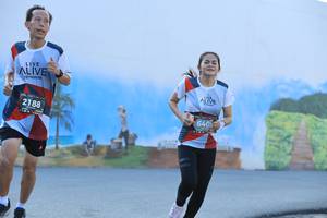 BIB: 2188, 640
                            <button type="button" onclick="openModal(6286320)" class="btn btn-primary btn-sm float-right btn-popup" data-toggle="modal" data-target=".modal-high-quality">
                        <i class="fas fa-shopping-cart"></i> Add to Cart
                    </button>
                                            <button type="button" onclick="isThisMe(6286320, true)" class="btn btn-success btn-sm float-right btn-popup btn-isme hidden" data-toggle="tooltip" data-placement="bottom" title="นี่คือรูปของคุณใช่ไหม คลิกที่นี่เพื่อเอาเข้าอัลบั้ม">
                        <i class="fas fa-plus"></i> Add to album
                    </button>
                    <button type="button" onclick="isThisMe(6286320, false)" class="btn btn-warning btn-sm float-right btn-popup btn-isnotme hidden">
                        <i class="fas fa-ban"></i> Remove from album
                    </button>