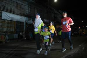 BIB: 3811, 4947, 4182
                            <button type="button" onclick="openModal(26219177)" class="btn btn-primary btn-sm float-right btn-popup" data-toggle="modal" data-target=".modal-high-quality">
                        <i class="fas fa-shopping-cart"></i> Add to Cart
                    </button>
                                            <button type="button" onclick="isThisMe(26219177, true)" class="btn btn-success btn-sm float-right btn-popup btn-isme hidden" data-toggle="tooltip" data-placement="bottom" title="นี่คือรูปของคุณใช่ไหม คลิกที่นี่เพื่อเอาเข้าอัลบั้ม">
                        <i class="fas fa-plus"></i> Add to album
                    </button>
                    <button type="button" onclick="isThisMe(26219177, false)" class="btn btn-warning btn-sm float-right btn-popup btn-isnotme hidden">
                        <i class="fas fa-ban"></i> Remove from album
                    </button>