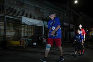 BIB: 4881, 3912
                            <button type="button" onclick="openModal(26219732)" class="btn btn-primary btn-sm float-right btn-popup" data-toggle="modal" data-target=".modal-high-quality">
                        <i class="fas fa-shopping-cart"></i> Add to Cart
                    </button>
                                            <button type="button" onclick="isThisMe(26219732, true)" class="btn btn-success btn-sm float-right btn-popup btn-isme hidden" data-toggle="tooltip" data-placement="bottom" title="นี่คือรูปของคุณใช่ไหม คลิกที่นี่เพื่อเอาเข้าอัลบั้ม">
                        <i class="fas fa-plus"></i> Add to album
                    </button>
                    <button type="button" onclick="isThisMe(26219732, false)" class="btn btn-warning btn-sm float-right btn-popup btn-isnotme hidden">
                        <i class="fas fa-ban"></i> Remove from album
                    </button>