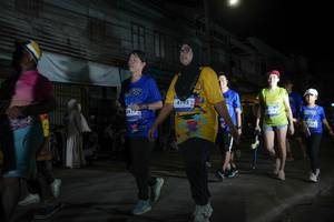 BIB: 4195, 
                            <button type="button" onclick="openModal(26219653)" class="btn btn-primary btn-sm float-right btn-popup" data-toggle="modal" data-target=".modal-high-quality">
                        <i class="fas fa-shopping-cart"></i> Add to Cart
                    </button>
                                            <button type="button" onclick="isThisMe(26219653, true)" class="btn btn-success btn-sm float-right btn-popup btn-isme hidden" data-toggle="tooltip" data-placement="bottom" title="นี่คือรูปของคุณใช่ไหม คลิกที่นี่เพื่อเอาเข้าอัลบั้ม">
                        <i class="fas fa-plus"></i> Add to album
                    </button>
                    <button type="button" onclick="isThisMe(26219653, false)" class="btn btn-warning btn-sm float-right btn-popup btn-isnotme hidden">
                        <i class="fas fa-ban"></i> Remove from album
                    </button>