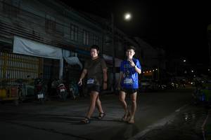 BIB: 4100, 35912
                            <button type="button" onclick="openModal(26219860)" class="btn btn-primary btn-sm float-right btn-popup" data-toggle="modal" data-target=".modal-high-quality">
                        <i class="fas fa-shopping-cart"></i> Add to Cart
                    </button>
                                            <button type="button" onclick="isThisMe(26219860, true)" class="btn btn-success btn-sm float-right btn-popup btn-isme hidden" data-toggle="tooltip" data-placement="bottom" title="นี่คือรูปของคุณใช่ไหม คลิกที่นี่เพื่อเอาเข้าอัลบั้ม">
                        <i class="fas fa-plus"></i> Add to album
                    </button>
                    <button type="button" onclick="isThisMe(26219860, false)" class="btn btn-warning btn-sm float-right btn-popup btn-isnotme hidden">
                        <i class="fas fa-ban"></i> Remove from album
                    </button>