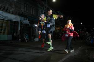 BIB: 
                            <button type="button" onclick="openModal(26218777)" class="btn btn-primary btn-sm float-right btn-popup" data-toggle="modal" data-target=".modal-high-quality">
                        <i class="fas fa-shopping-cart"></i> Add to Cart
                    </button>
                                            <button type="button" onclick="isThisMe(26218777, true)" class="btn btn-success btn-sm float-right btn-popup btn-isme hidden" data-toggle="tooltip" data-placement="bottom" title="นี่คือรูปของคุณใช่ไหม คลิกที่นี่เพื่อเอาเข้าอัลบั้ม">
                        <i class="fas fa-plus"></i> Add to album
                    </button>
                    <button type="button" onclick="isThisMe(26218777, false)" class="btn btn-warning btn-sm float-right btn-popup btn-isnotme hidden">
                        <i class="fas fa-ban"></i> Remove from album
                    </button>