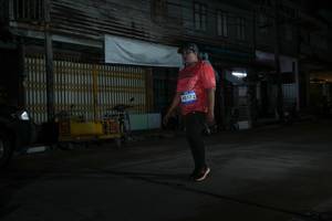 BIB: 4217
                            <button type="button" onclick="openModal(26219586)" class="btn btn-primary btn-sm float-right btn-popup" data-toggle="modal" data-target=".modal-high-quality">
                        <i class="fas fa-shopping-cart"></i> Add to Cart
                    </button>
                                            <button type="button" onclick="isThisMe(26219586, true)" class="btn btn-success btn-sm float-right btn-popup btn-isme hidden" data-toggle="tooltip" data-placement="bottom" title="นี่คือรูปของคุณใช่ไหม คลิกที่นี่เพื่อเอาเข้าอัลบั้ม">
                        <i class="fas fa-plus"></i> Add to album
                    </button>
                    <button type="button" onclick="isThisMe(26219586, false)" class="btn btn-warning btn-sm float-right btn-popup btn-isnotme hidden">
                        <i class="fas fa-ban"></i> Remove from album
                    </button>