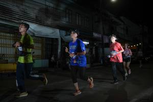 BIB: 147
                            <button type="button" onclick="openModal(26216906)" class="btn btn-primary btn-sm float-right btn-popup" data-toggle="modal" data-target=".modal-high-quality">
                        <i class="fas fa-shopping-cart"></i> Add to Cart
                    </button>
                                            <button type="button" onclick="isThisMe(26216906, true)" class="btn btn-success btn-sm float-right btn-popup btn-isme hidden" data-toggle="tooltip" data-placement="bottom" title="นี่คือรูปของคุณใช่ไหม คลิกที่นี่เพื่อเอาเข้าอัลบั้ม">
                        <i class="fas fa-plus"></i> Add to album
                    </button>
                    <button type="button" onclick="isThisMe(26216906, false)" class="btn btn-warning btn-sm float-right btn-popup btn-isnotme hidden">
                        <i class="fas fa-ban"></i> Remove from album
                    </button>