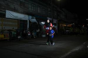 BIB: 4336, 0115
                            <button type="button" onclick="openModal(26219704)" class="btn btn-primary btn-sm float-right btn-popup" data-toggle="modal" data-target=".modal-high-quality">
                        <i class="fas fa-shopping-cart"></i> Add to Cart
                    </button>
                                            <button type="button" onclick="isThisMe(26219704, true)" class="btn btn-success btn-sm float-right btn-popup btn-isme hidden" data-toggle="tooltip" data-placement="bottom" title="นี่คือรูปของคุณใช่ไหม คลิกที่นี่เพื่อเอาเข้าอัลบั้ม">
                        <i class="fas fa-plus"></i> Add to album
                    </button>
                    <button type="button" onclick="isThisMe(26219704, false)" class="btn btn-warning btn-sm float-right btn-popup btn-isnotme hidden">
                        <i class="fas fa-ban"></i> Remove from album
                    </button>