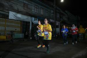 BIB: 1720
                            <button type="button" onclick="openModal(26218157)" class="btn btn-primary btn-sm float-right btn-popup" data-toggle="modal" data-target=".modal-high-quality">
                        <i class="fas fa-shopping-cart"></i> Add to Cart
                    </button>
                                            <button type="button" onclick="isThisMe(26218157, true)" class="btn btn-success btn-sm float-right btn-popup btn-isme hidden" data-toggle="tooltip" data-placement="bottom" title="นี่คือรูปของคุณใช่ไหม คลิกที่นี่เพื่อเอาเข้าอัลบั้ม">
                        <i class="fas fa-plus"></i> Add to album
                    </button>
                    <button type="button" onclick="isThisMe(26218157, false)" class="btn btn-warning btn-sm float-right btn-popup btn-isnotme hidden">
                        <i class="fas fa-ban"></i> Remove from album
                    </button>