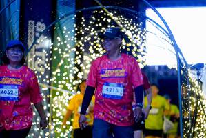 BIB: 4052, 4215
                            <button type="button" onclick="openModal(26237983)" class="btn btn-primary btn-sm float-right btn-popup" data-toggle="modal" data-target=".modal-high-quality">
                        <i class="fas fa-shopping-cart"></i> Add to Cart
                    </button>
                                            <button type="button" onclick="isThisMe(26237983, true)" class="btn btn-success btn-sm float-right btn-popup btn-isme hidden" data-toggle="tooltip" data-placement="bottom" title="นี่คือรูปของคุณใช่ไหม คลิกที่นี่เพื่อเอาเข้าอัลบั้ม">
                        <i class="fas fa-plus"></i> Add to album
                    </button>
                    <button type="button" onclick="isThisMe(26237983, false)" class="btn btn-warning btn-sm float-right btn-popup btn-isnotme hidden">
                        <i class="fas fa-ban"></i> Remove from album
                    </button>