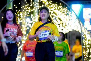 BIB: 3426, 3542
                            <button type="button" onclick="openModal(26239258)" class="btn btn-primary btn-sm float-right btn-popup" data-toggle="modal" data-target=".modal-high-quality">
                        <i class="fas fa-shopping-cart"></i> Add to Cart
                    </button>
                                            <button type="button" onclick="isThisMe(26239258, true)" class="btn btn-success btn-sm float-right btn-popup btn-isme hidden" data-toggle="tooltip" data-placement="bottom" title="นี่คือรูปของคุณใช่ไหม คลิกที่นี่เพื่อเอาเข้าอัลบั้ม">
                        <i class="fas fa-plus"></i> Add to album
                    </button>
                    <button type="button" onclick="isThisMe(26239258, false)" class="btn btn-warning btn-sm float-right btn-popup btn-isnotme hidden">
                        <i class="fas fa-ban"></i> Remove from album
                    </button>