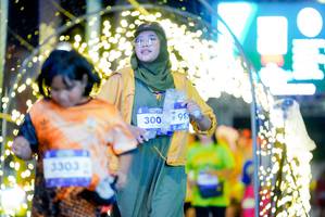 BIB: 3303, 300
                            <button type="button" onclick="openModal(26238970)" class="btn btn-primary btn-sm float-right btn-popup" data-toggle="modal" data-target=".modal-high-quality">
                        <i class="fas fa-shopping-cart"></i> Add to Cart
                    </button>
                                            <button type="button" onclick="isThisMe(26238970, true)" class="btn btn-success btn-sm float-right btn-popup btn-isme hidden" data-toggle="tooltip" data-placement="bottom" title="นี่คือรูปของคุณใช่ไหม คลิกที่นี่เพื่อเอาเข้าอัลบั้ม">
                        <i class="fas fa-plus"></i> Add to album
                    </button>
                    <button type="button" onclick="isThisMe(26238970, false)" class="btn btn-warning btn-sm float-right btn-popup btn-isnotme hidden">
                        <i class="fas fa-ban"></i> Remove from album
                    </button>