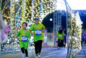 BIB: 3031, 3051
                            <button type="button" onclick="openModal(26237628)" class="btn btn-primary btn-sm float-right btn-popup" data-toggle="modal" data-target=".modal-high-quality">
                        <i class="fas fa-shopping-cart"></i> Add to Cart
                    </button>
                                            <button type="button" onclick="isThisMe(26237628, true)" class="btn btn-success btn-sm float-right btn-popup btn-isme hidden" data-toggle="tooltip" data-placement="bottom" title="นี่คือรูปของคุณใช่ไหม คลิกที่นี่เพื่อเอาเข้าอัลบั้ม">
                        <i class="fas fa-plus"></i> Add to album
                    </button>
                    <button type="button" onclick="isThisMe(26237628, false)" class="btn btn-warning btn-sm float-right btn-popup btn-isnotme hidden">
                        <i class="fas fa-ban"></i> Remove from album
                    </button>