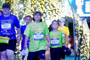 BIB: 4207, 3886, 4437
                            <button type="button" onclick="openModal(26239192)" class="btn btn-primary btn-sm float-right btn-popup" data-toggle="modal" data-target=".modal-high-quality">
                        <i class="fas fa-shopping-cart"></i> Add to Cart
                    </button>
                                            <button type="button" onclick="isThisMe(26239192, true)" class="btn btn-success btn-sm float-right btn-popup btn-isme hidden" data-toggle="tooltip" data-placement="bottom" title="นี่คือรูปของคุณใช่ไหม คลิกที่นี่เพื่อเอาเข้าอัลบั้ม">
                        <i class="fas fa-plus"></i> Add to album
                    </button>
                    <button type="button" onclick="isThisMe(26239192, false)" class="btn btn-warning btn-sm float-right btn-popup btn-isnotme hidden">
                        <i class="fas fa-ban"></i> Remove from album
                    </button>