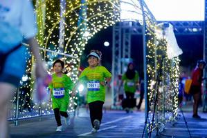 BIB: 3031, 3051
                            <button type="button" onclick="openModal(26237654)" class="btn btn-primary btn-sm float-right btn-popup" data-toggle="modal" data-target=".modal-high-quality">
                        <i class="fas fa-shopping-cart"></i> Add to Cart
                    </button>
                                            <button type="button" onclick="isThisMe(26237654, true)" class="btn btn-success btn-sm float-right btn-popup btn-isme hidden" data-toggle="tooltip" data-placement="bottom" title="นี่คือรูปของคุณใช่ไหม คลิกที่นี่เพื่อเอาเข้าอัลบั้ม">
                        <i class="fas fa-plus"></i> Add to album
                    </button>
                    <button type="button" onclick="isThisMe(26237654, false)" class="btn btn-warning btn-sm float-right btn-popup btn-isnotme hidden">
                        <i class="fas fa-ban"></i> Remove from album
                    </button>