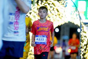 BIB: 4332
                            <button type="button" onclick="openModal(26240260)" class="btn btn-primary btn-sm float-right btn-popup" data-toggle="modal" data-target=".modal-high-quality">
                        <i class="fas fa-shopping-cart"></i> Add to Cart
                    </button>
                                            <button type="button" onclick="isThisMe(26240260, true)" class="btn btn-success btn-sm float-right btn-popup btn-isme hidden" data-toggle="tooltip" data-placement="bottom" title="นี่คือรูปของคุณใช่ไหม คลิกที่นี่เพื่อเอาเข้าอัลบั้ม">
                        <i class="fas fa-plus"></i> Add to album
                    </button>
                    <button type="button" onclick="isThisMe(26240260, false)" class="btn btn-warning btn-sm float-right btn-popup btn-isnotme hidden">
                        <i class="fas fa-ban"></i> Remove from album
                    </button>