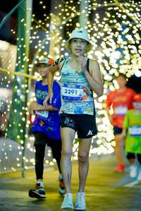 BIB: 3291
                            <button type="button" onclick="openModal(26240379)" class="btn btn-primary btn-sm float-right btn-popup" data-toggle="modal" data-target=".modal-high-quality">
                        <i class="fas fa-shopping-cart"></i> Add to Cart
                    </button>
                                            <button type="button" onclick="isThisMe(26240379, true)" class="btn btn-success btn-sm float-right btn-popup btn-isme hidden" data-toggle="tooltip" data-placement="bottom" title="นี่คือรูปของคุณใช่ไหม คลิกที่นี่เพื่อเอาเข้าอัลบั้ม">
                        <i class="fas fa-plus"></i> Add to album
                    </button>
                    <button type="button" onclick="isThisMe(26240379, false)" class="btn btn-warning btn-sm float-right btn-popup btn-isnotme hidden">
                        <i class="fas fa-ban"></i> Remove from album
                    </button>