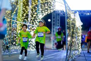 BIB: 3031, 3051
                            <button type="button" onclick="openModal(26237642)" class="btn btn-primary btn-sm float-right btn-popup" data-toggle="modal" data-target=".modal-high-quality">
                        <i class="fas fa-shopping-cart"></i> Add to Cart
                    </button>
                                            <button type="button" onclick="isThisMe(26237642, true)" class="btn btn-success btn-sm float-right btn-popup btn-isme hidden" data-toggle="tooltip" data-placement="bottom" title="นี่คือรูปของคุณใช่ไหม คลิกที่นี่เพื่อเอาเข้าอัลบั้ม">
                        <i class="fas fa-plus"></i> Add to album
                    </button>
                    <button type="button" onclick="isThisMe(26237642, false)" class="btn btn-warning btn-sm float-right btn-popup btn-isnotme hidden">
                        <i class="fas fa-ban"></i> Remove from album
                    </button>