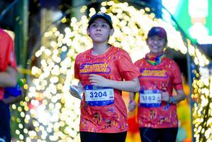 BIB: 3204, 182
                            <button type="button" onclick="openModal(26239312)" class="btn btn-primary btn-sm float-right btn-popup" data-toggle="modal" data-target=".modal-high-quality">
                        <i class="fas fa-shopping-cart"></i> Add to Cart
                    </button>
                                            <button type="button" onclick="isThisMe(26239312, true)" class="btn btn-success btn-sm float-right btn-popup btn-isme hidden" data-toggle="tooltip" data-placement="bottom" title="นี่คือรูปของคุณใช่ไหม คลิกที่นี่เพื่อเอาเข้าอัลบั้ม">
                        <i class="fas fa-plus"></i> Add to album
                    </button>
                    <button type="button" onclick="isThisMe(26239312, false)" class="btn btn-warning btn-sm float-right btn-popup btn-isnotme hidden">
                        <i class="fas fa-ban"></i> Remove from album
                    </button>