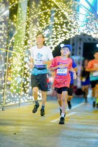 BIB: 3101, 6809
                            <button type="button" onclick="openModal(26240698)" class="btn btn-primary btn-sm float-right btn-popup" data-toggle="modal" data-target=".modal-high-quality">
                        <i class="fas fa-shopping-cart"></i> Add to Cart
                    </button>
                                            <button type="button" onclick="isThisMe(26240698, true)" class="btn btn-success btn-sm float-right btn-popup btn-isme hidden" data-toggle="tooltip" data-placement="bottom" title="นี่คือรูปของคุณใช่ไหม คลิกที่นี่เพื่อเอาเข้าอัลบั้ม">
                        <i class="fas fa-plus"></i> Add to album
                    </button>
                    <button type="button" onclick="isThisMe(26240698, false)" class="btn btn-warning btn-sm float-right btn-popup btn-isnotme hidden">
                        <i class="fas fa-ban"></i> Remove from album
                    </button>