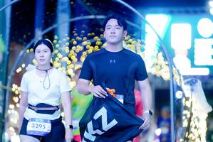 BIB: 3295
                            <button type="button" onclick="openModal(26240111)" class="btn btn-primary btn-sm float-right btn-popup" data-toggle="modal" data-target=".modal-high-quality">
                        <i class="fas fa-shopping-cart"></i> Add to Cart
                    </button>
                                            <button type="button" onclick="isThisMe(26240111, true)" class="btn btn-success btn-sm float-right btn-popup btn-isme hidden" data-toggle="tooltip" data-placement="bottom" title="นี่คือรูปของคุณใช่ไหม คลิกที่นี่เพื่อเอาเข้าอัลบั้ม">
                        <i class="fas fa-plus"></i> Add to album
                    </button>
                    <button type="button" onclick="isThisMe(26240111, false)" class="btn btn-warning btn-sm float-right btn-popup btn-isnotme hidden">
                        <i class="fas fa-ban"></i> Remove from album
                    </button>