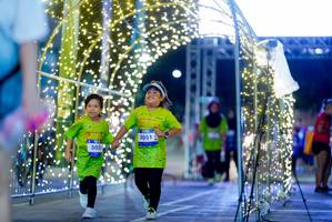 BIB: 3031, 3051
                            <button type="button" onclick="openModal(26237645)" class="btn btn-primary btn-sm float-right btn-popup" data-toggle="modal" data-target=".modal-high-quality">
                        <i class="fas fa-shopping-cart"></i> Add to Cart
                    </button>
                                            <button type="button" onclick="isThisMe(26237645, true)" class="btn btn-success btn-sm float-right btn-popup btn-isme hidden" data-toggle="tooltip" data-placement="bottom" title="นี่คือรูปของคุณใช่ไหม คลิกที่นี่เพื่อเอาเข้าอัลบั้ม">
                        <i class="fas fa-plus"></i> Add to album
                    </button>
                    <button type="button" onclick="isThisMe(26237645, false)" class="btn btn-warning btn-sm float-right btn-popup btn-isnotme hidden">
                        <i class="fas fa-ban"></i> Remove from album
                    </button>