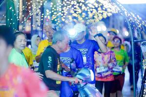 BIB: 321
                            <button type="button" onclick="openModal(26238561)" class="btn btn-primary btn-sm float-right btn-popup" data-toggle="modal" data-target=".modal-high-quality">
                        <i class="fas fa-shopping-cart"></i> Add to Cart
                    </button>
                                            <button type="button" onclick="isThisMe(26238561, true)" class="btn btn-success btn-sm float-right btn-popup btn-isme hidden" data-toggle="tooltip" data-placement="bottom" title="นี่คือรูปของคุณใช่ไหม คลิกที่นี่เพื่อเอาเข้าอัลบั้ม">
                        <i class="fas fa-plus"></i> Add to album
                    </button>
                    <button type="button" onclick="isThisMe(26238561, false)" class="btn btn-warning btn-sm float-right btn-popup btn-isnotme hidden">
                        <i class="fas fa-ban"></i> Remove from album
                    </button>