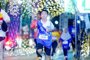 BIB: 4850
                            <button type="button" onclick="openModal(26239770)" class="btn btn-primary btn-sm float-right btn-popup" data-toggle="modal" data-target=".modal-high-quality">
                        <i class="fas fa-shopping-cart"></i> Add to Cart
                    </button>
                                            <button type="button" onclick="isThisMe(26239770, true)" class="btn btn-success btn-sm float-right btn-popup btn-isme hidden" data-toggle="tooltip" data-placement="bottom" title="นี่คือรูปของคุณใช่ไหม คลิกที่นี่เพื่อเอาเข้าอัลบั้ม">
                        <i class="fas fa-plus"></i> Add to album
                    </button>
                    <button type="button" onclick="isThisMe(26239770, false)" class="btn btn-warning btn-sm float-right btn-popup btn-isnotme hidden">
                        <i class="fas fa-ban"></i> Remove from album
                    </button>