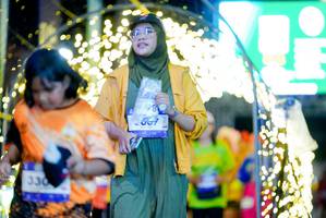 BIB: 330
                            <button type="button" onclick="openModal(26238965)" class="btn btn-primary btn-sm float-right btn-popup" data-toggle="modal" data-target=".modal-high-quality">
                        <i class="fas fa-shopping-cart"></i> Add to Cart
                    </button>
                                            <button type="button" onclick="isThisMe(26238965, true)" class="btn btn-success btn-sm float-right btn-popup btn-isme hidden" data-toggle="tooltip" data-placement="bottom" title="นี่คือรูปของคุณใช่ไหม คลิกที่นี่เพื่อเอาเข้าอัลบั้ม">
                        <i class="fas fa-plus"></i> Add to album
                    </button>
                    <button type="button" onclick="isThisMe(26238965, false)" class="btn btn-warning btn-sm float-right btn-popup btn-isnotme hidden">
                        <i class="fas fa-ban"></i> Remove from album
                    </button>