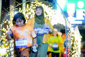 BIB: 3303, 3907
                            <button type="button" onclick="openModal(26238971)" class="btn btn-primary btn-sm float-right btn-popup" data-toggle="modal" data-target=".modal-high-quality">
                        <i class="fas fa-shopping-cart"></i> Add to Cart
                    </button>
                                            <button type="button" onclick="isThisMe(26238971, true)" class="btn btn-success btn-sm float-right btn-popup btn-isme hidden" data-toggle="tooltip" data-placement="bottom" title="นี่คือรูปของคุณใช่ไหม คลิกที่นี่เพื่อเอาเข้าอัลบั้ม">
                        <i class="fas fa-plus"></i> Add to album
                    </button>
                    <button type="button" onclick="isThisMe(26238971, false)" class="btn btn-warning btn-sm float-right btn-popup btn-isnotme hidden">
                        <i class="fas fa-ban"></i> Remove from album
                    </button>