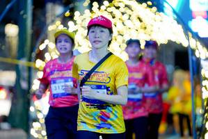 BIB: 317
                            <button type="button" onclick="openModal(26239314)" class="btn btn-primary btn-sm float-right btn-popup" data-toggle="modal" data-target=".modal-high-quality">
                        <i class="fas fa-shopping-cart"></i> Add to Cart
                    </button>
                                            <button type="button" onclick="isThisMe(26239314, true)" class="btn btn-success btn-sm float-right btn-popup btn-isme hidden" data-toggle="tooltip" data-placement="bottom" title="นี่คือรูปของคุณใช่ไหม คลิกที่นี่เพื่อเอาเข้าอัลบั้ม">
                        <i class="fas fa-plus"></i> Add to album
                    </button>
                    <button type="button" onclick="isThisMe(26239314, false)" class="btn btn-warning btn-sm float-right btn-popup btn-isnotme hidden">
                        <i class="fas fa-ban"></i> Remove from album
                    </button>