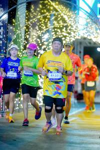 BIB: 3213, 4135, 3088
                            <button type="button" onclick="openModal(26240715)" class="btn btn-primary btn-sm float-right btn-popup" data-toggle="modal" data-target=".modal-high-quality">
                        <i class="fas fa-shopping-cart"></i> Add to Cart
                    </button>
                                            <button type="button" onclick="isThisMe(26240715, true)" class="btn btn-success btn-sm float-right btn-popup btn-isme hidden" data-toggle="tooltip" data-placement="bottom" title="นี่คือรูปของคุณใช่ไหม คลิกที่นี่เพื่อเอาเข้าอัลบั้ม">
                        <i class="fas fa-plus"></i> Add to album
                    </button>
                    <button type="button" onclick="isThisMe(26240715, false)" class="btn btn-warning btn-sm float-right btn-popup btn-isnotme hidden">
                        <i class="fas fa-ban"></i> Remove from album
                    </button>