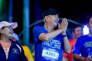 BIB: 4385
                            <button type="button" onclick="openModal(26237705)" class="btn btn-primary btn-sm float-right btn-popup" data-toggle="modal" data-target=".modal-high-quality">
                        <i class="fas fa-shopping-cart"></i> Add to Cart
                    </button>
                                            <button type="button" onclick="isThisMe(26237705, true)" class="btn btn-success btn-sm float-right btn-popup btn-isme hidden" data-toggle="tooltip" data-placement="bottom" title="นี่คือรูปของคุณใช่ไหม คลิกที่นี่เพื่อเอาเข้าอัลบั้ม">
                        <i class="fas fa-plus"></i> Add to album
                    </button>
                    <button type="button" onclick="isThisMe(26237705, false)" class="btn btn-warning btn-sm float-right btn-popup btn-isnotme hidden">
                        <i class="fas fa-ban"></i> Remove from album
                    </button>