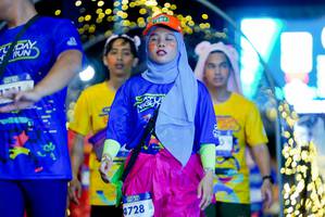 BIB: 4728
                            <button type="button" onclick="openModal(26238951)" class="btn btn-primary btn-sm float-right btn-popup" data-toggle="modal" data-target=".modal-high-quality">
                        <i class="fas fa-shopping-cart"></i> Add to Cart
                    </button>
                                            <button type="button" onclick="isThisMe(26238951, true)" class="btn btn-success btn-sm float-right btn-popup btn-isme hidden" data-toggle="tooltip" data-placement="bottom" title="นี่คือรูปของคุณใช่ไหม คลิกที่นี่เพื่อเอาเข้าอัลบั้ม">
                        <i class="fas fa-plus"></i> Add to album
                    </button>
                    <button type="button" onclick="isThisMe(26238951, false)" class="btn btn-warning btn-sm float-right btn-popup btn-isnotme hidden">
                        <i class="fas fa-ban"></i> Remove from album
                    </button>