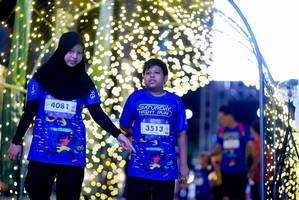 BIB: 4081, 3513
                            <button type="button" onclick="openModal(26237581)" class="btn btn-primary btn-sm float-right btn-popup" data-toggle="modal" data-target=".modal-high-quality">
                        <i class="fas fa-shopping-cart"></i> Add to Cart
                    </button>
                                            <button type="button" onclick="isThisMe(26237581, true)" class="btn btn-success btn-sm float-right btn-popup btn-isme hidden" data-toggle="tooltip" data-placement="bottom" title="นี่คือรูปของคุณใช่ไหม คลิกที่นี่เพื่อเอาเข้าอัลบั้ม">
                        <i class="fas fa-plus"></i> Add to album
                    </button>
                    <button type="button" onclick="isThisMe(26237581, false)" class="btn btn-warning btn-sm float-right btn-popup btn-isnotme hidden">
                        <i class="fas fa-ban"></i> Remove from album
                    </button>