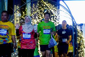 BIB: 4191, 4176, 3832
                            <button type="button" onclick="openModal(26237975)" class="btn btn-primary btn-sm float-right btn-popup" data-toggle="modal" data-target=".modal-high-quality">
                        <i class="fas fa-shopping-cart"></i> Add to Cart
                    </button>
                                            <button type="button" onclick="isThisMe(26237975, true)" class="btn btn-success btn-sm float-right btn-popup btn-isme hidden" data-toggle="tooltip" data-placement="bottom" title="นี่คือรูปของคุณใช่ไหม คลิกที่นี่เพื่อเอาเข้าอัลบั้ม">
                        <i class="fas fa-plus"></i> Add to album
                    </button>
                    <button type="button" onclick="isThisMe(26237975, false)" class="btn btn-warning btn-sm float-right btn-popup btn-isnotme hidden">
                        <i class="fas fa-ban"></i> Remove from album
                    </button>