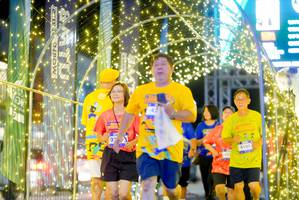 BIB: 41015
                            <button type="button" onclick="openModal(26238225)" class="btn btn-primary btn-sm float-right btn-popup" data-toggle="modal" data-target=".modal-high-quality">
                        <i class="fas fa-shopping-cart"></i> Add to Cart
                    </button>
                                            <button type="button" onclick="isThisMe(26238225, true)" class="btn btn-success btn-sm float-right btn-popup btn-isme hidden" data-toggle="tooltip" data-placement="bottom" title="นี่คือรูปของคุณใช่ไหม คลิกที่นี่เพื่อเอาเข้าอัลบั้ม">
                        <i class="fas fa-plus"></i> Add to album
                    </button>
                    <button type="button" onclick="isThisMe(26238225, false)" class="btn btn-warning btn-sm float-right btn-popup btn-isnotme hidden">
                        <i class="fas fa-ban"></i> Remove from album
                    </button>