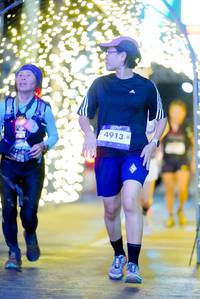 BIB: 4913
                            <button type="button" onclick="openModal(26241001)" class="btn btn-primary btn-sm float-right btn-popup" data-toggle="modal" data-target=".modal-high-quality">
                        <i class="fas fa-shopping-cart"></i> Add to Cart
                    </button>
                                            <button type="button" onclick="isThisMe(26241001, true)" class="btn btn-success btn-sm float-right btn-popup btn-isme hidden" data-toggle="tooltip" data-placement="bottom" title="นี่คือรูปของคุณใช่ไหม คลิกที่นี่เพื่อเอาเข้าอัลบั้ม">
                        <i class="fas fa-plus"></i> Add to album
                    </button>
                    <button type="button" onclick="isThisMe(26241001, false)" class="btn btn-warning btn-sm float-right btn-popup btn-isnotme hidden">
                        <i class="fas fa-ban"></i> Remove from album
                    </button>