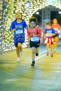 BIB: 3781, 4517
                            <button type="button" onclick="openModal(26240946)" class="btn btn-primary btn-sm float-right btn-popup" data-toggle="modal" data-target=".modal-high-quality">
                        <i class="fas fa-shopping-cart"></i> Add to Cart
                    </button>
                                            <button type="button" onclick="isThisMe(26240946, true)" class="btn btn-success btn-sm float-right btn-popup btn-isme hidden" data-toggle="tooltip" data-placement="bottom" title="นี่คือรูปของคุณใช่ไหม คลิกที่นี่เพื่อเอาเข้าอัลบั้ม">
                        <i class="fas fa-plus"></i> Add to album
                    </button>
                    <button type="button" onclick="isThisMe(26240946, false)" class="btn btn-warning btn-sm float-right btn-popup btn-isnotme hidden">
                        <i class="fas fa-ban"></i> Remove from album
                    </button>