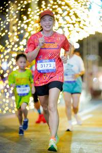 BIB: 3172
                            <button type="button" onclick="openModal(26241113)" class="btn btn-primary btn-sm float-right btn-popup" data-toggle="modal" data-target=".modal-high-quality">
                        <i class="fas fa-shopping-cart"></i> Add to Cart
                    </button>
                                            <button type="button" onclick="isThisMe(26241113, true)" class="btn btn-success btn-sm float-right btn-popup btn-isme hidden" data-toggle="tooltip" data-placement="bottom" title="นี่คือรูปของคุณใช่ไหม คลิกที่นี่เพื่อเอาเข้าอัลบั้ม">
                        <i class="fas fa-plus"></i> Add to album
                    </button>
                    <button type="button" onclick="isThisMe(26241113, false)" class="btn btn-warning btn-sm float-right btn-popup btn-isnotme hidden">
                        <i class="fas fa-ban"></i> Remove from album
                    </button>