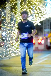 BIB: 1715, 3791
                            <button type="button" onclick="openModal(26241040)" class="btn btn-primary btn-sm float-right btn-popup" data-toggle="modal" data-target=".modal-high-quality">
                        <i class="fas fa-shopping-cart"></i> Add to Cart
                    </button>
                                            <button type="button" onclick="isThisMe(26241040, true)" class="btn btn-success btn-sm float-right btn-popup btn-isme hidden" data-toggle="tooltip" data-placement="bottom" title="นี่คือรูปของคุณใช่ไหม คลิกที่นี่เพื่อเอาเข้าอัลบั้ม">
                        <i class="fas fa-plus"></i> Add to album
                    </button>
                    <button type="button" onclick="isThisMe(26241040, false)" class="btn btn-warning btn-sm float-right btn-popup btn-isnotme hidden">
                        <i class="fas fa-ban"></i> Remove from album
                    </button>