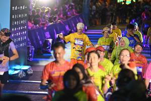 BIB: 41545
                            <button type="button" onclick="openModal(26227774)" class="btn btn-primary btn-sm float-right btn-popup" data-toggle="modal" data-target=".modal-high-quality">
                        <i class="fas fa-shopping-cart"></i> Add to Cart
                    </button>
                                            <button type="button" onclick="isThisMe(26227774, true)" class="btn btn-success btn-sm float-right btn-popup btn-isme hidden" data-toggle="tooltip" data-placement="bottom" title="นี่คือรูปของคุณใช่ไหม คลิกที่นี่เพื่อเอาเข้าอัลบั้ม">
                        <i class="fas fa-plus"></i> Add to album
                    </button>
                    <button type="button" onclick="isThisMe(26227774, false)" class="btn btn-warning btn-sm float-right btn-popup btn-isnotme hidden">
                        <i class="fas fa-ban"></i> Remove from album
                    </button>