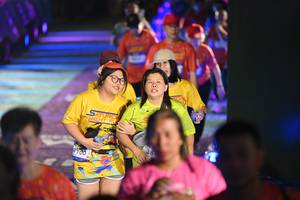 BIB: 100
                            <button type="button" onclick="openModal(26228984)" class="btn btn-primary btn-sm float-right btn-popup" data-toggle="modal" data-target=".modal-high-quality">
                        <i class="fas fa-shopping-cart"></i> Add to Cart
                    </button>
                                            <button type="button" onclick="isThisMe(26228984, true)" class="btn btn-success btn-sm float-right btn-popup btn-isme hidden" data-toggle="tooltip" data-placement="bottom" title="นี่คือรูปของคุณใช่ไหม คลิกที่นี่เพื่อเอาเข้าอัลบั้ม">
                        <i class="fas fa-plus"></i> Add to album
                    </button>
                    <button type="button" onclick="isThisMe(26228984, false)" class="btn btn-warning btn-sm float-right btn-popup btn-isnotme hidden">
                        <i class="fas fa-ban"></i> Remove from album
                    </button>