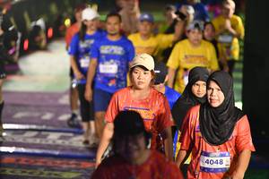 BIB: 4048
                            <button type="button" onclick="openModal(26228365)" class="btn btn-primary btn-sm float-right btn-popup" data-toggle="modal" data-target=".modal-high-quality">
                        <i class="fas fa-shopping-cart"></i> Add to Cart
                    </button>
                                            <button type="button" onclick="isThisMe(26228365, true)" class="btn btn-success btn-sm float-right btn-popup btn-isme hidden" data-toggle="tooltip" data-placement="bottom" title="นี่คือรูปของคุณใช่ไหม คลิกที่นี่เพื่อเอาเข้าอัลบั้ม">
                        <i class="fas fa-plus"></i> Add to album
                    </button>
                    <button type="button" onclick="isThisMe(26228365, false)" class="btn btn-warning btn-sm float-right btn-popup btn-isnotme hidden">
                        <i class="fas fa-ban"></i> Remove from album
                    </button>