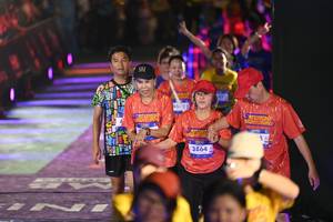 BIB: 3864
                            <button type="button" onclick="openModal(26228992)" class="btn btn-primary btn-sm float-right btn-popup" data-toggle="modal" data-target=".modal-high-quality">
                        <i class="fas fa-shopping-cart"></i> Add to Cart
                    </button>
                                            <button type="button" onclick="isThisMe(26228992, true)" class="btn btn-success btn-sm float-right btn-popup btn-isme hidden" data-toggle="tooltip" data-placement="bottom" title="นี่คือรูปของคุณใช่ไหม คลิกที่นี่เพื่อเอาเข้าอัลบั้ม">
                        <i class="fas fa-plus"></i> Add to album
                    </button>
                    <button type="button" onclick="isThisMe(26228992, false)" class="btn btn-warning btn-sm float-right btn-popup btn-isnotme hidden">
                        <i class="fas fa-ban"></i> Remove from album
                    </button>