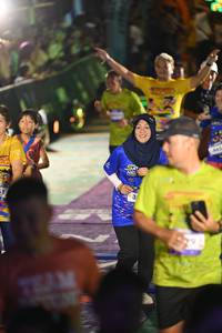 BIB: 465
                            <button type="button" onclick="openModal(26225820)" class="btn btn-primary btn-sm float-right btn-popup" data-toggle="modal" data-target=".modal-high-quality">
                        <i class="fas fa-shopping-cart"></i> Add to Cart
                    </button>
                                            <button type="button" onclick="isThisMe(26225820, true)" class="btn btn-success btn-sm float-right btn-popup btn-isme hidden" data-toggle="tooltip" data-placement="bottom" title="นี่คือรูปของคุณใช่ไหม คลิกที่นี่เพื่อเอาเข้าอัลบั้ม">
                        <i class="fas fa-plus"></i> Add to album
                    </button>
                    <button type="button" onclick="isThisMe(26225820, false)" class="btn btn-warning btn-sm float-right btn-popup btn-isnotme hidden">
                        <i class="fas fa-ban"></i> Remove from album
                    </button>