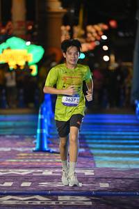 BIB: 3637
                            <button type="button" onclick="openModal(26223919)" class="btn btn-primary btn-sm float-right btn-popup" data-toggle="modal" data-target=".modal-high-quality">
                        <i class="fas fa-shopping-cart"></i> Add to Cart
                    </button>
                                            <button type="button" onclick="isThisMe(26223919, true)" class="btn btn-success btn-sm float-right btn-popup btn-isme hidden" data-toggle="tooltip" data-placement="bottom" title="นี่คือรูปของคุณใช่ไหม คลิกที่นี่เพื่อเอาเข้าอัลบั้ม">
                        <i class="fas fa-plus"></i> Add to album
                    </button>
                    <button type="button" onclick="isThisMe(26223919, false)" class="btn btn-warning btn-sm float-right btn-popup btn-isnotme hidden">
                        <i class="fas fa-ban"></i> Remove from album
                    </button>