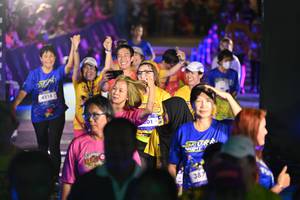 BIB: 4218, 387
                            <button type="button" onclick="openModal(26227570)" class="btn btn-primary btn-sm float-right btn-popup" data-toggle="modal" data-target=".modal-high-quality">
                        <i class="fas fa-shopping-cart"></i> Add to Cart
                    </button>
                                            <button type="button" onclick="isThisMe(26227570, true)" class="btn btn-success btn-sm float-right btn-popup btn-isme hidden" data-toggle="tooltip" data-placement="bottom" title="นี่คือรูปของคุณใช่ไหม คลิกที่นี่เพื่อเอาเข้าอัลบั้ม">
                        <i class="fas fa-plus"></i> Add to album
                    </button>
                    <button type="button" onclick="isThisMe(26227570, false)" class="btn btn-warning btn-sm float-right btn-popup btn-isnotme hidden">
                        <i class="fas fa-ban"></i> Remove from album
                    </button>