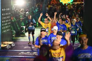 BIB: 4391
                            <button type="button" onclick="openModal(26228505)" class="btn btn-primary btn-sm float-right btn-popup" data-toggle="modal" data-target=".modal-high-quality">
                        <i class="fas fa-shopping-cart"></i> Add to Cart
                    </button>
                                            <button type="button" onclick="isThisMe(26228505, true)" class="btn btn-success btn-sm float-right btn-popup btn-isme hidden" data-toggle="tooltip" data-placement="bottom" title="นี่คือรูปของคุณใช่ไหม คลิกที่นี่เพื่อเอาเข้าอัลบั้ม">
                        <i class="fas fa-plus"></i> Add to album
                    </button>
                    <button type="button" onclick="isThisMe(26228505, false)" class="btn btn-warning btn-sm float-right btn-popup btn-isnotme hidden">
                        <i class="fas fa-ban"></i> Remove from album
                    </button>