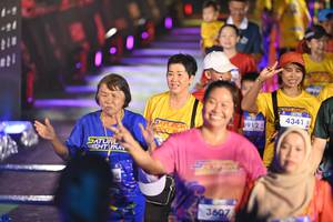 BIB: 3607, 3912, 4341
                            <button type="button" onclick="openModal(26230099)" class="btn btn-primary btn-sm float-right btn-popup" data-toggle="modal" data-target=".modal-high-quality">
                        <i class="fas fa-shopping-cart"></i> Add to Cart
                    </button>
                                            <button type="button" onclick="isThisMe(26230099, true)" class="btn btn-success btn-sm float-right btn-popup btn-isme hidden" data-toggle="tooltip" data-placement="bottom" title="นี่คือรูปของคุณใช่ไหม คลิกที่นี่เพื่อเอาเข้าอัลบั้ม">
                        <i class="fas fa-plus"></i> Add to album
                    </button>
                    <button type="button" onclick="isThisMe(26230099, false)" class="btn btn-warning btn-sm float-right btn-popup btn-isnotme hidden">
                        <i class="fas fa-ban"></i> Remove from album
                    </button>