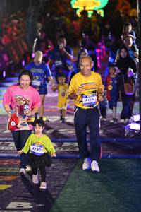 BIB: 4782, 4156
                            <button type="button" onclick="openModal(26231106)" class="btn btn-primary btn-sm float-right btn-popup" data-toggle="modal" data-target=".modal-high-quality">
                        <i class="fas fa-shopping-cart"></i> Add to Cart
                    </button>
                                            <button type="button" onclick="isThisMe(26231106, true)" class="btn btn-success btn-sm float-right btn-popup btn-isme hidden" data-toggle="tooltip" data-placement="bottom" title="นี่คือรูปของคุณใช่ไหม คลิกที่นี่เพื่อเอาเข้าอัลบั้ม">
                        <i class="fas fa-plus"></i> Add to album
                    </button>
                    <button type="button" onclick="isThisMe(26231106, false)" class="btn btn-warning btn-sm float-right btn-popup btn-isnotme hidden">
                        <i class="fas fa-ban"></i> Remove from album
                    </button>