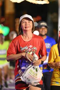 BIB: 105, 890
                            <button type="button" onclick="openModal(26225177)" class="btn btn-primary btn-sm float-right btn-popup" data-toggle="modal" data-target=".modal-high-quality">
                        <i class="fas fa-shopping-cart"></i> Add to Cart
                    </button>
                                            <button type="button" onclick="isThisMe(26225177, true)" class="btn btn-success btn-sm float-right btn-popup btn-isme hidden" data-toggle="tooltip" data-placement="bottom" title="นี่คือรูปของคุณใช่ไหม คลิกที่นี่เพื่อเอาเข้าอัลบั้ม">
                        <i class="fas fa-plus"></i> Add to album
                    </button>
                    <button type="button" onclick="isThisMe(26225177, false)" class="btn btn-warning btn-sm float-right btn-popup btn-isnotme hidden">
                        <i class="fas fa-ban"></i> Remove from album
                    </button>